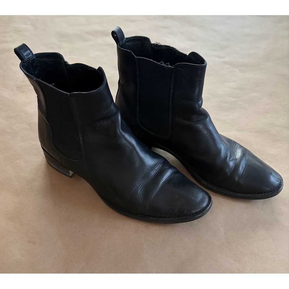 J.Crew Black Leather Chelsea Ankle Boots Booties Womens Size 7 Goth Grunge Moto